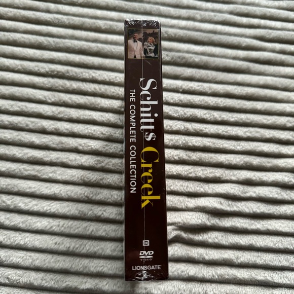 Brand New Schitt's Creek Complete Collection DVD Set - Picture 3 of 5